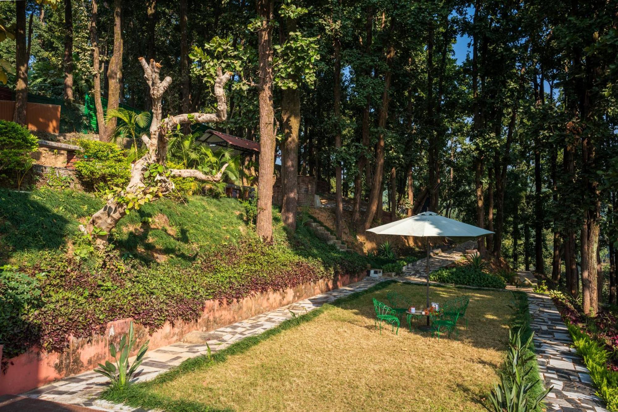 Secret Garden By The Staycationer Dehradun Esterno foto